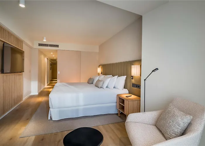 Hotel Barcelo Nervion 4*