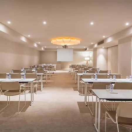 巴塞罗毕尔巴鄂奈维翁酒店 酒店 4*