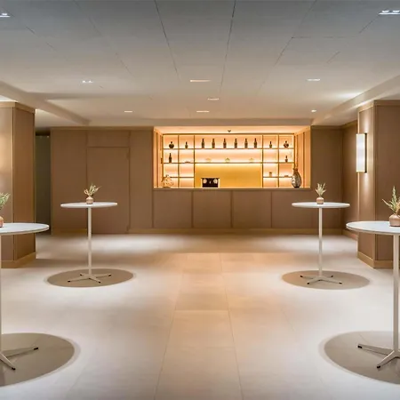 巴塞罗毕尔巴鄂奈维翁酒店 酒店