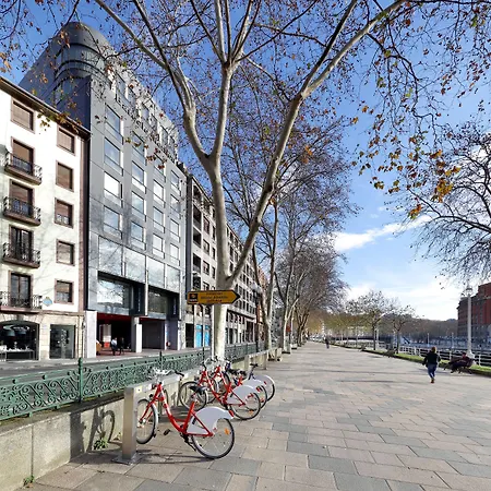 巴塞罗毕尔巴鄂奈维翁酒店 4* 毕尔巴鄂